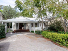Dutchies Haven, 11 Christmas Bush Ave - Pet friendly, large enclosed yard, air con and Wi-Fi